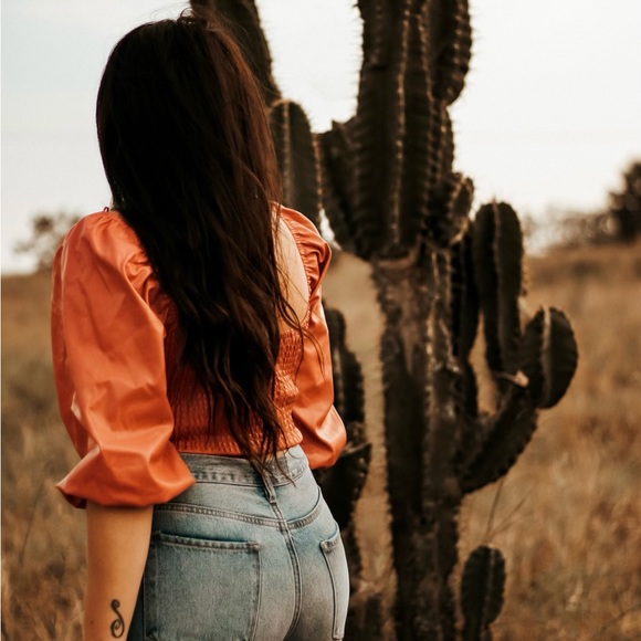 LEATHER CROP TOP WITH PUFFY SLEEVES! - Picture 1 of 2